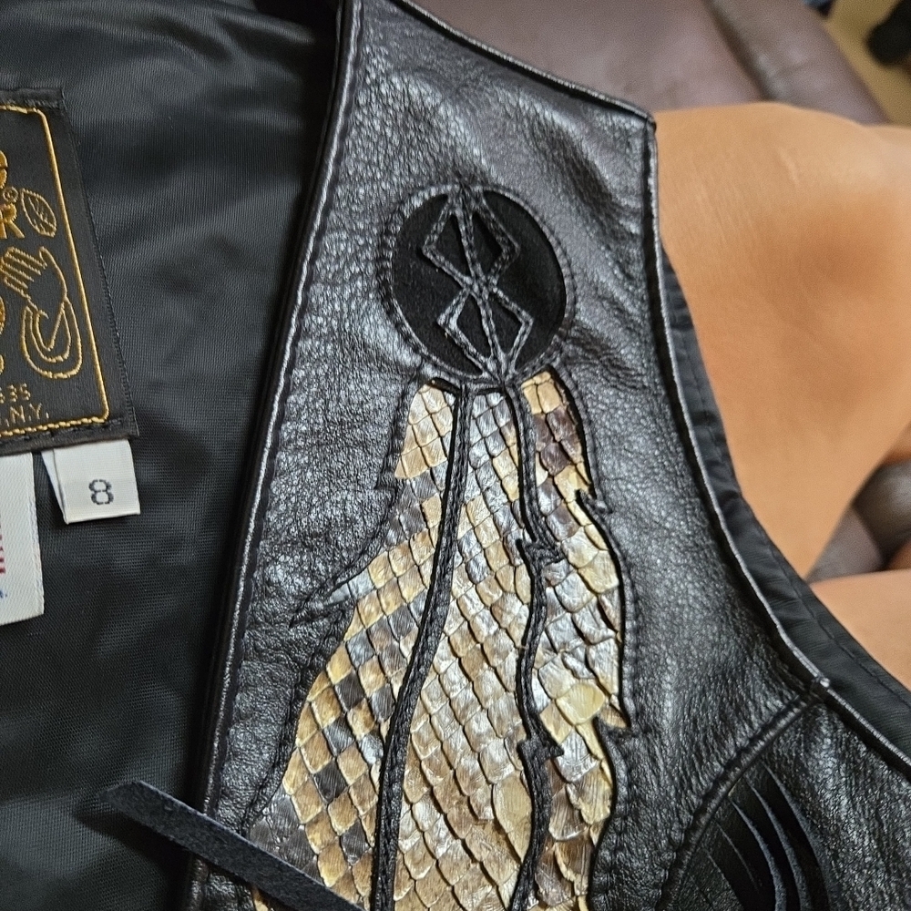 Vintage Gypsy Leather Black Western Motorcycle Vest - Black Leather Fringe Sz 8 - Picture 5 of 5
